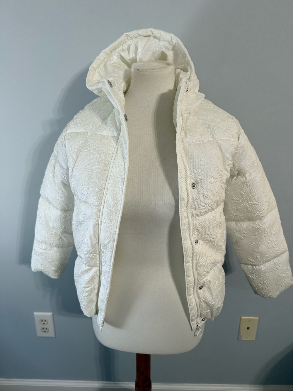 Urban Republic White Quilted Floral Hooded Puffer Jacket